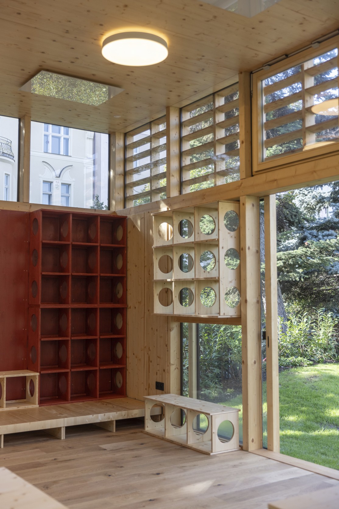 VENKOVNÍ UČEBNA KIJUKIJU, PRAHA