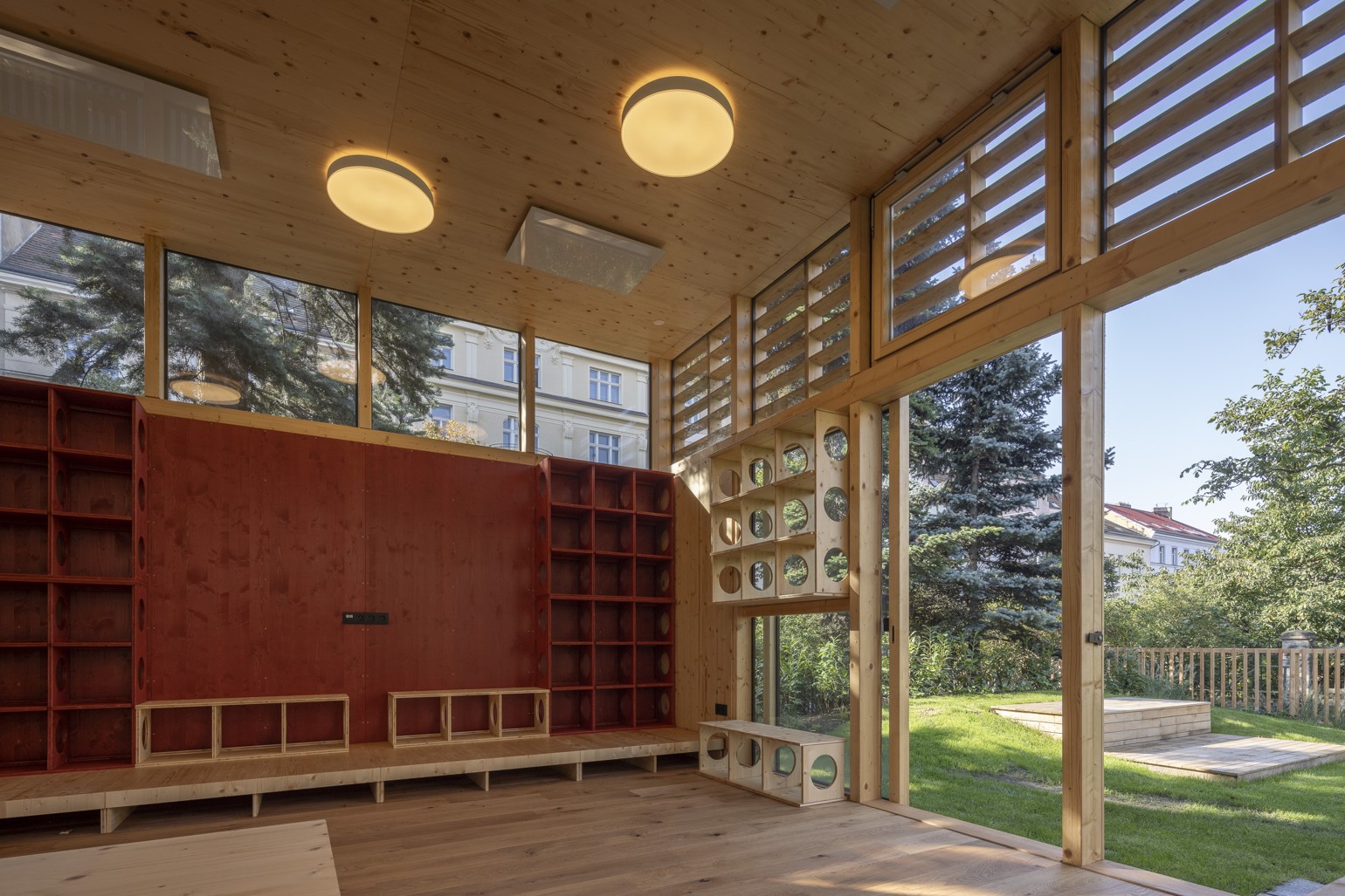 VENKOVNÍ UČEBNA KIJUKIJU, PRAHA