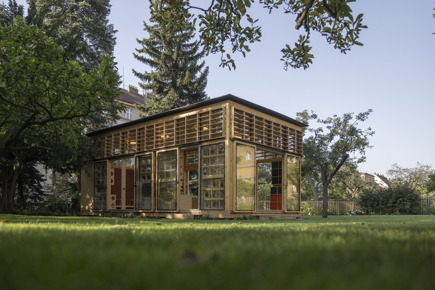 VENKOVNÍ UČEBNA KIJUKIJU, PRAHA